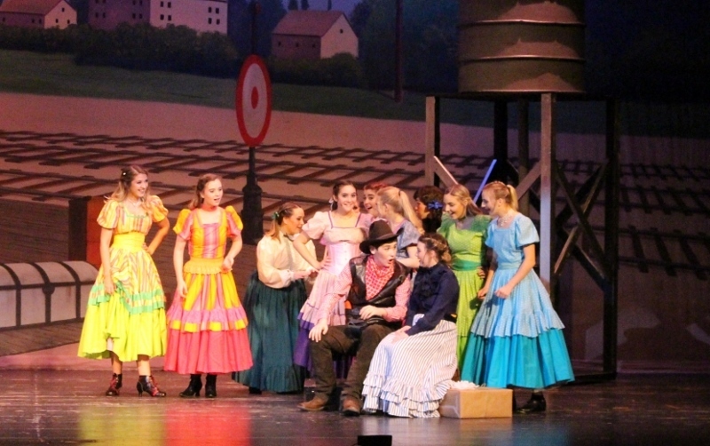 HS Musical 'Oklahoma" Another Hit Show